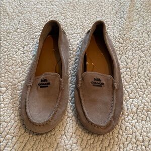 Coach Mary Lock Up Beige Suede Driving Loafers Size 6